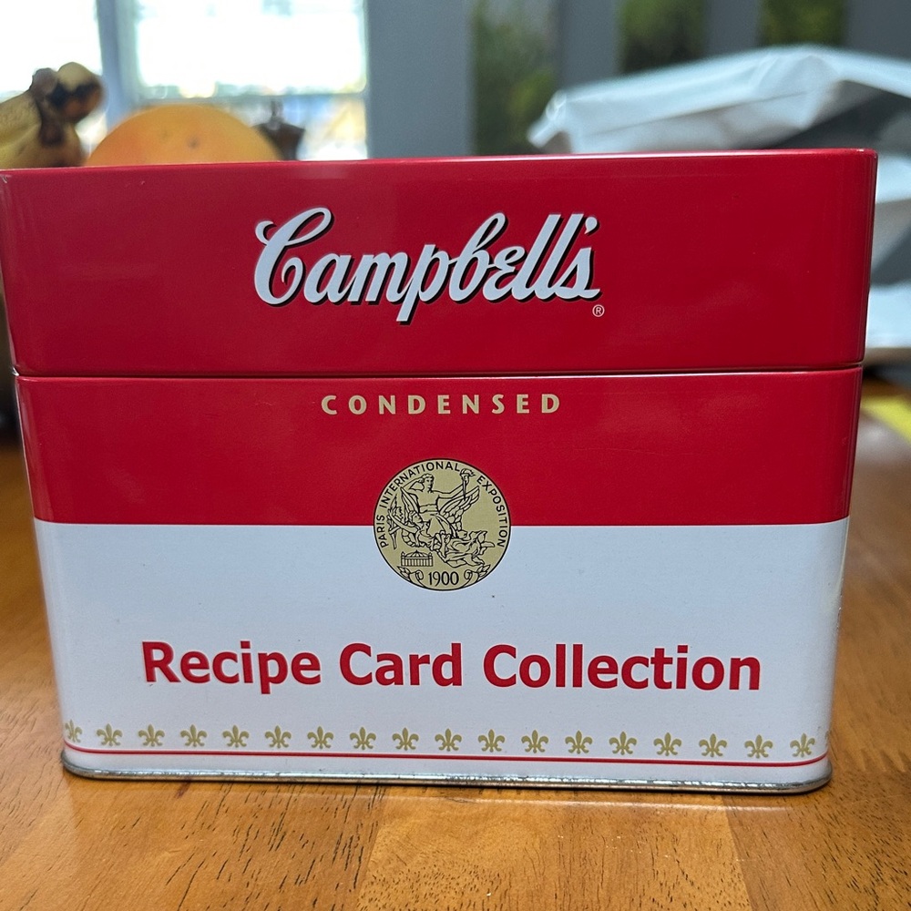 Campbell's Recipe Card Collection Tin with recipe cards included.